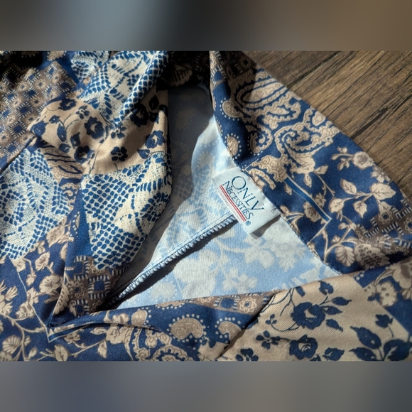 Only Necessities Womens 1X Grannie Core Blue Gold Print Rayon Maxi Nightgown VTG - Picture 4 of 14